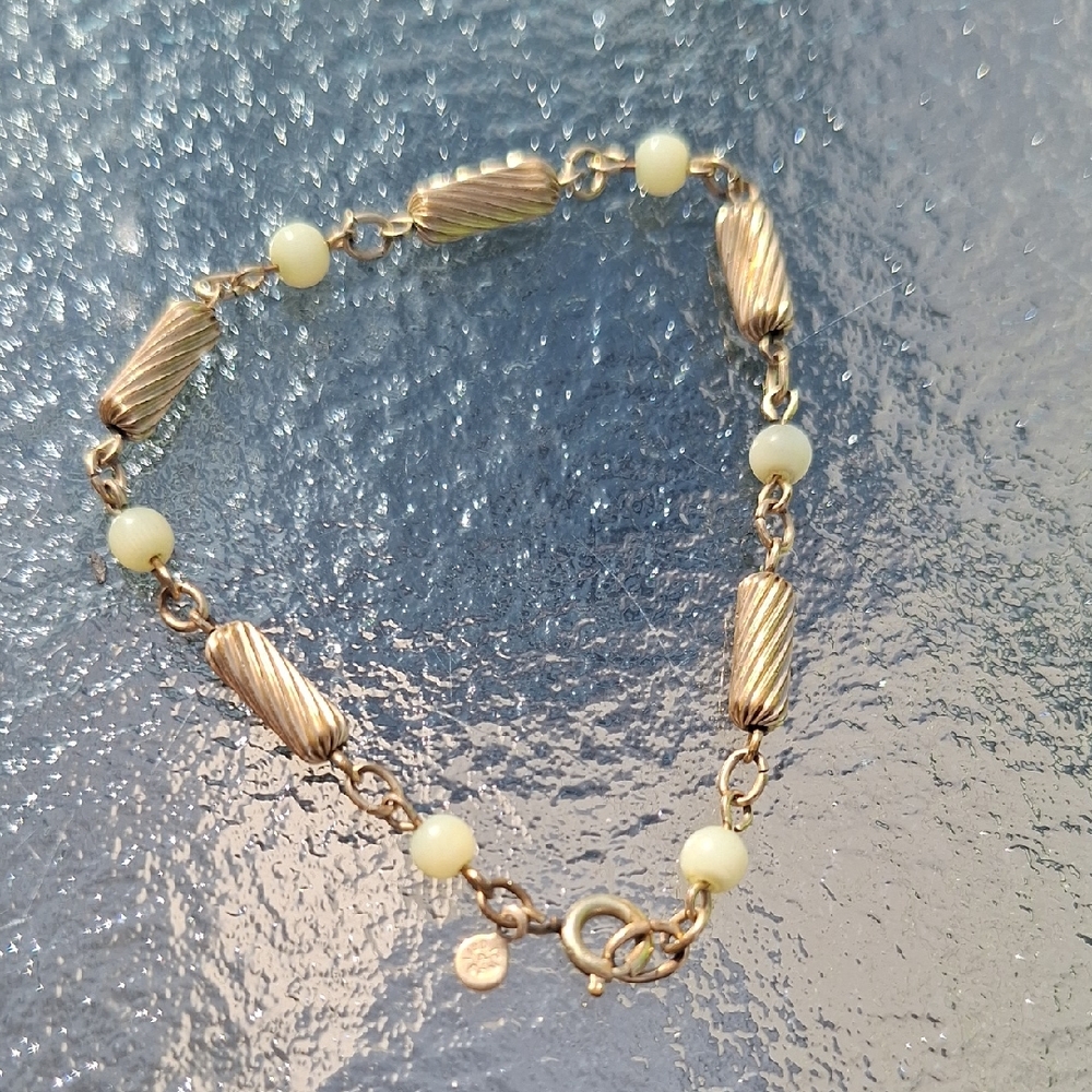 Gold-Tone 1/20 12K GF Link Bracelet with Cream Light Green Beads Gems‎ Vintage